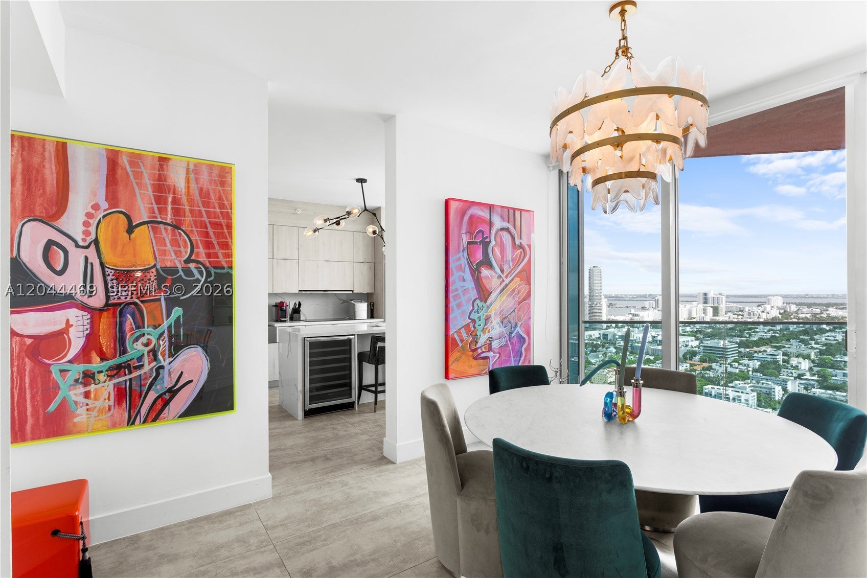300 S Pointe Dr 3604