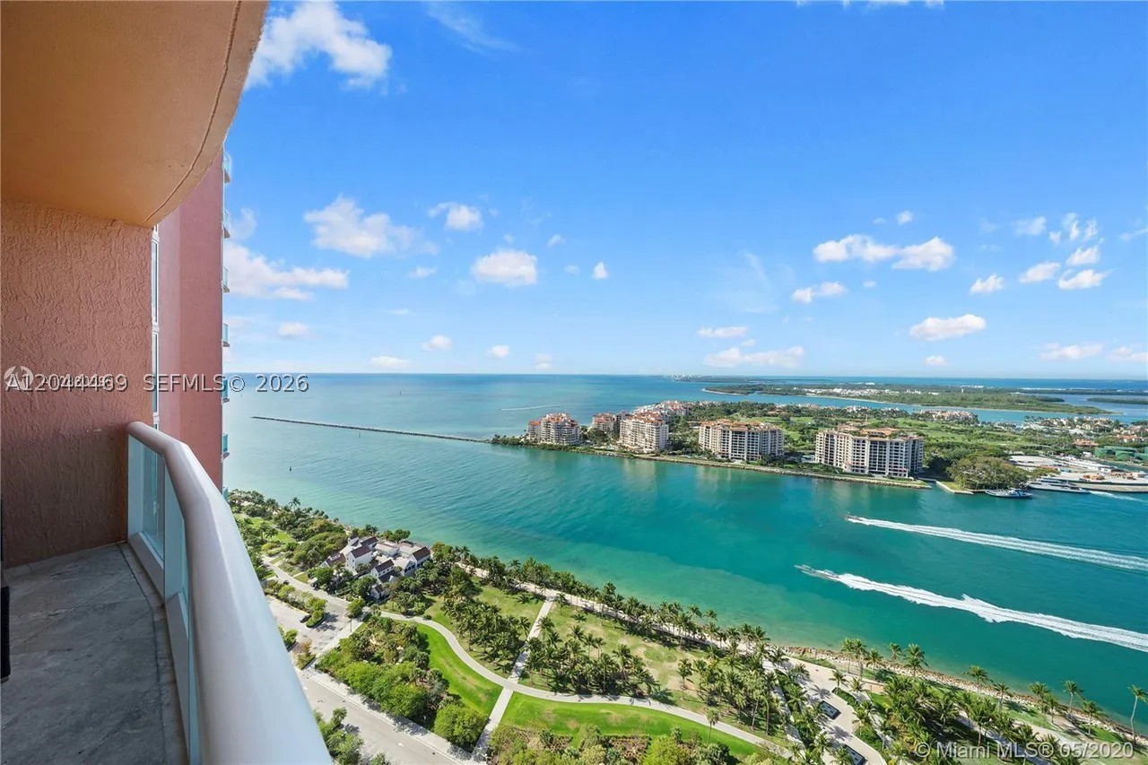 300 S Pointe Dr 3604