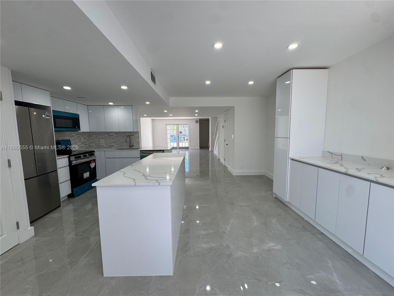 VENETIAN PARK I CONDO - Residential