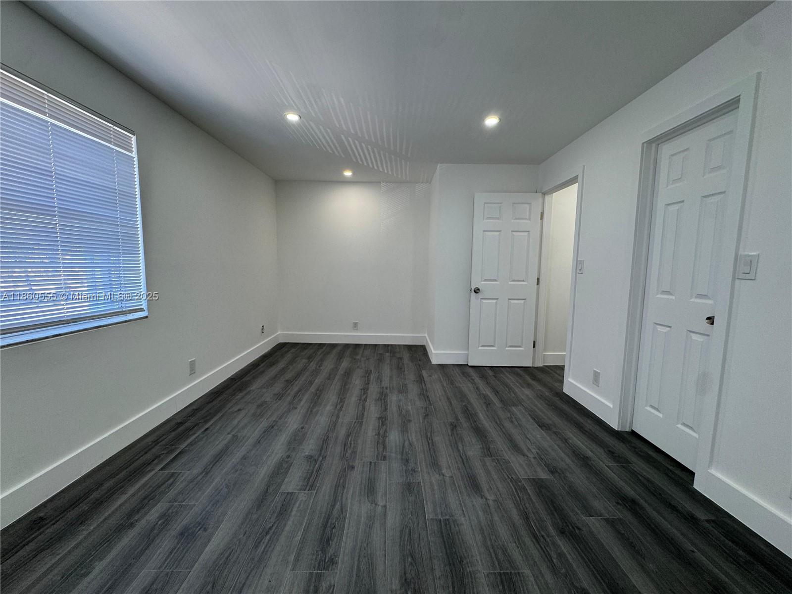 VENETIAN PARK I CONDO - Residential