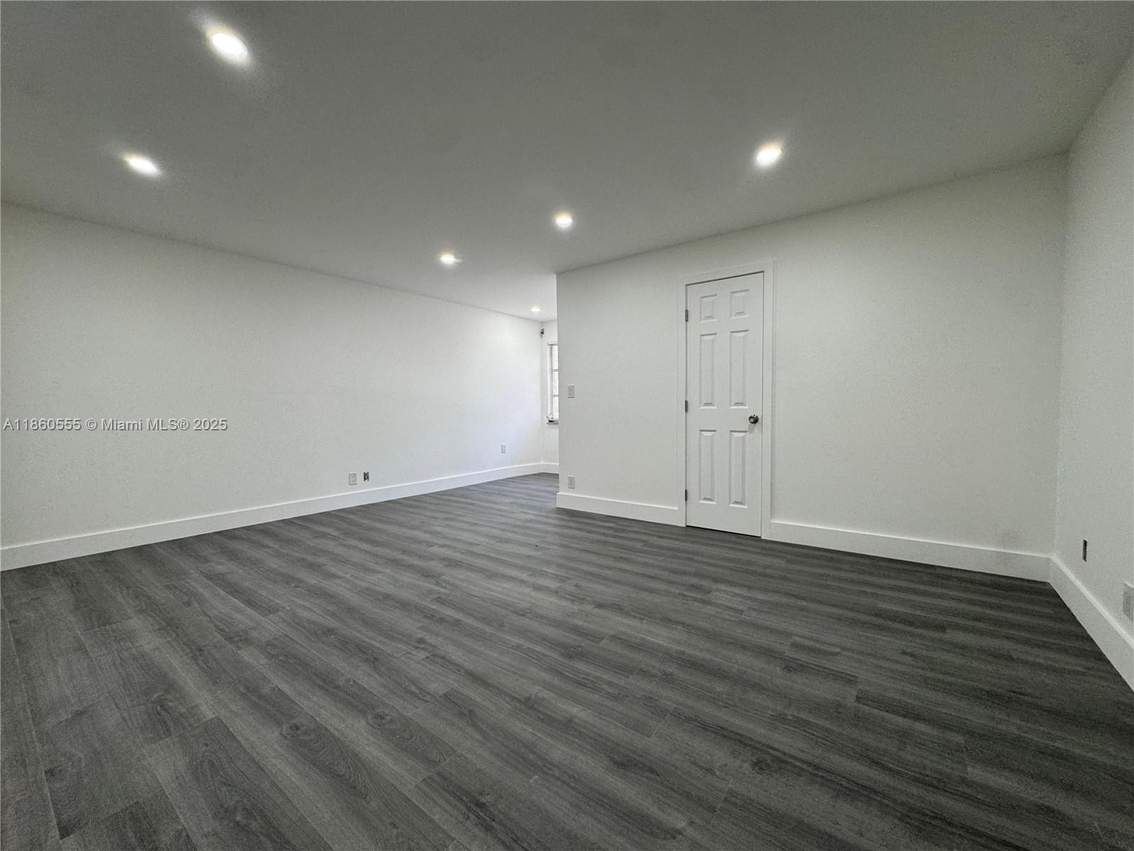 VENETIAN PARK I CONDO - Residential