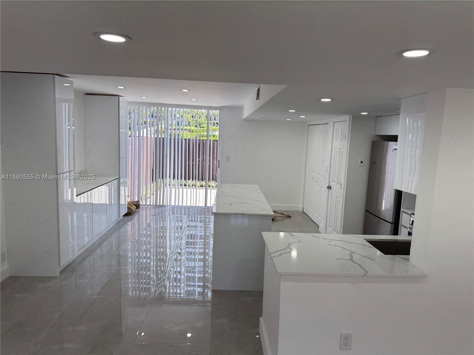 VENETIAN PARK I CONDO - Residential