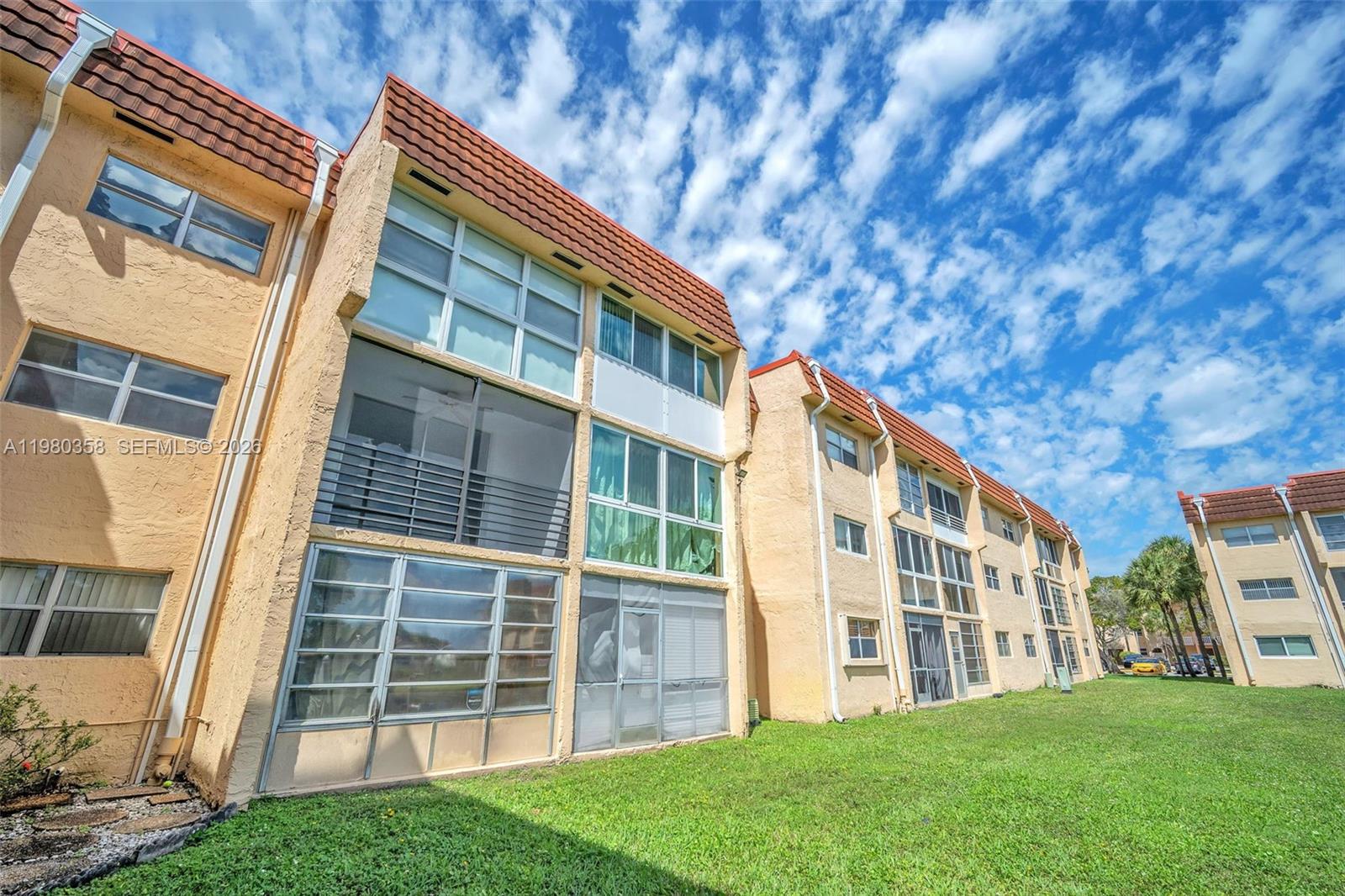 SUNRISE LAKES 60 CONDO - Residential