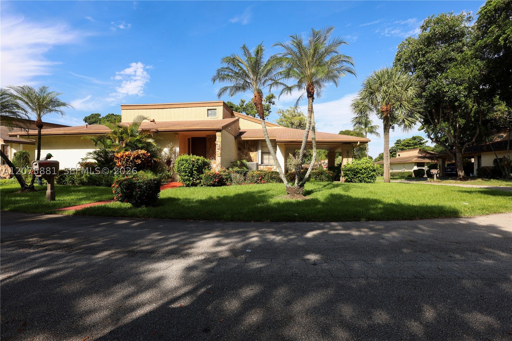 8050 Palmetto Palm Cir 55