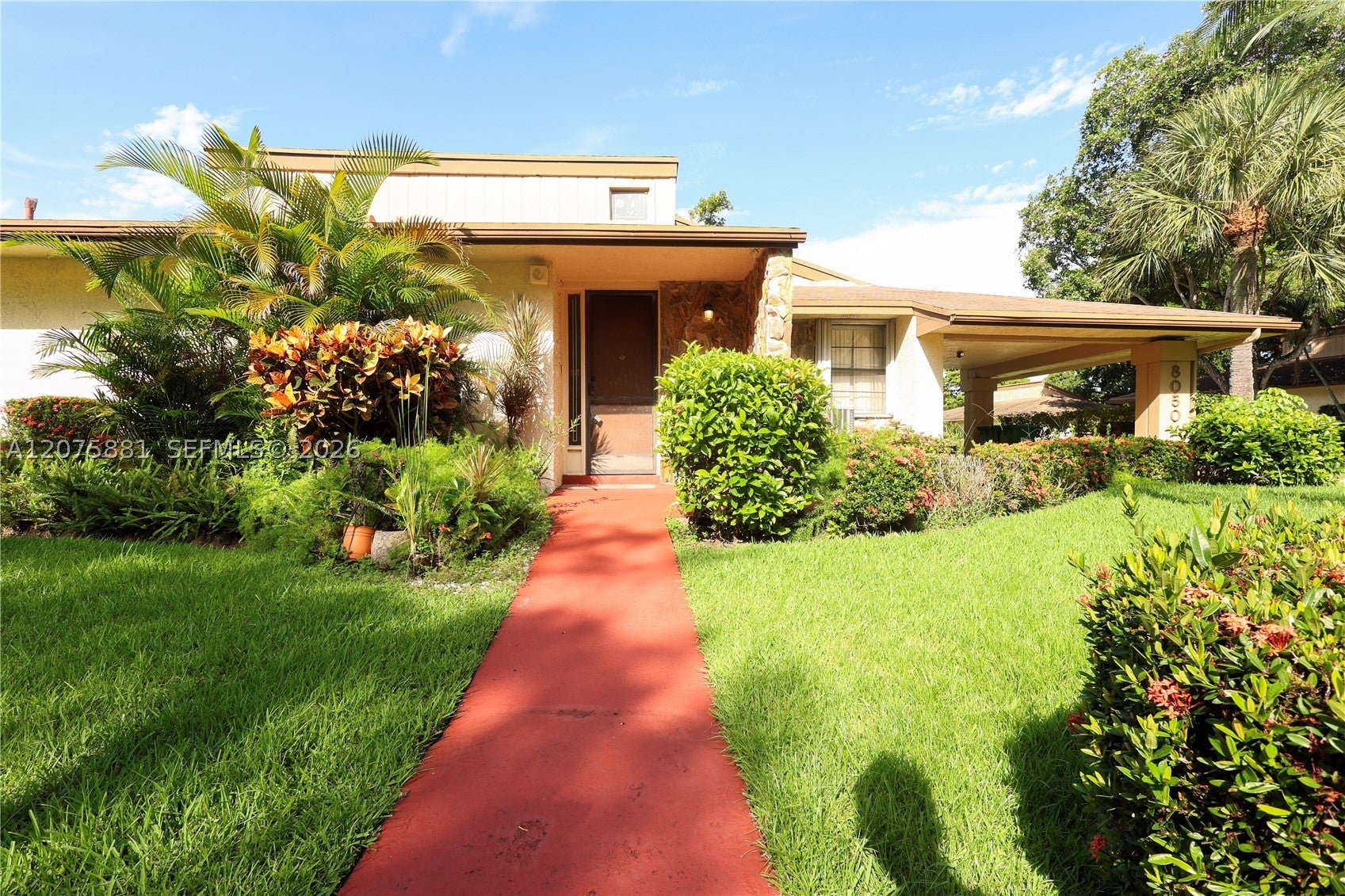 8050 Palmetto Palm Cir