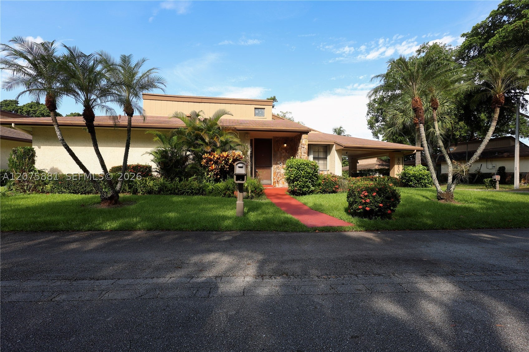 8050 Palmetto Palm Cir 55