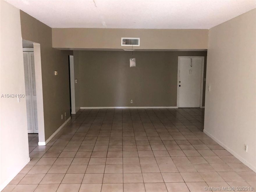 Great for Investors, Property for rent at $ 1300 Monthly 
Nothing to do, Except to just start receiving your Income every month. Remodeled 3rd Floor Apartment, Pool View, New Vanity, Appliances, Granito Counter-Top.

Convenient location across from Florida Atlantic University, Hospital, Restaurants, 10 Minutos to the beach.