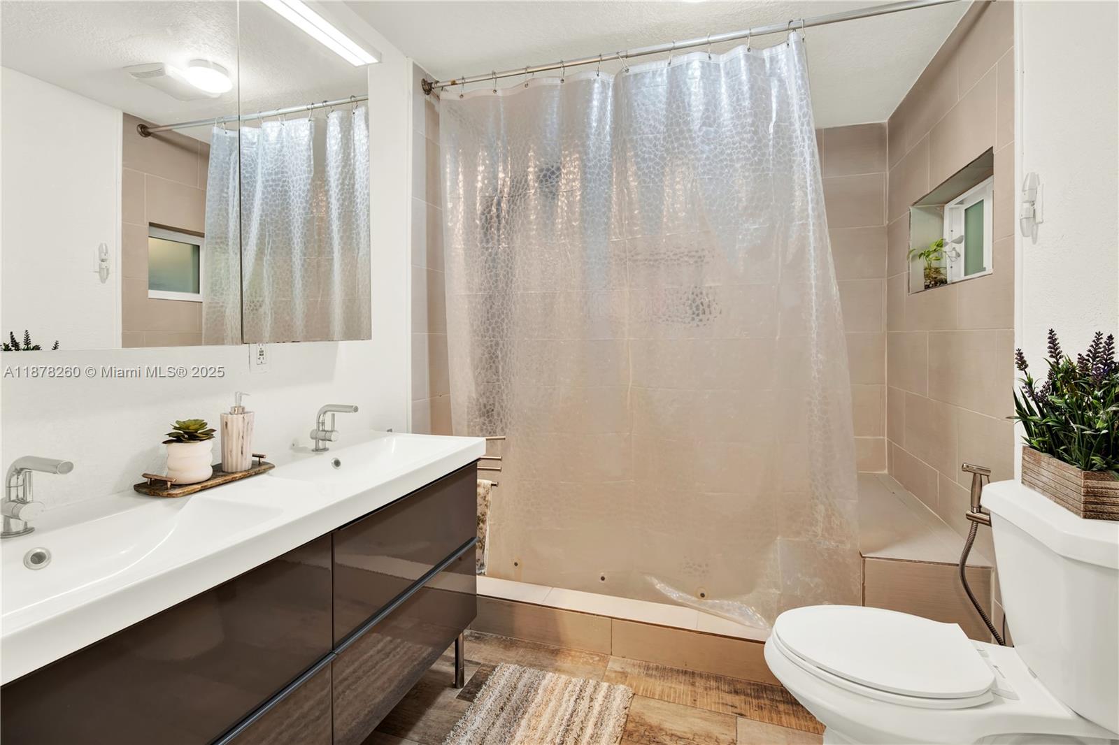 COCOPLUM TERR ADDN - Residential