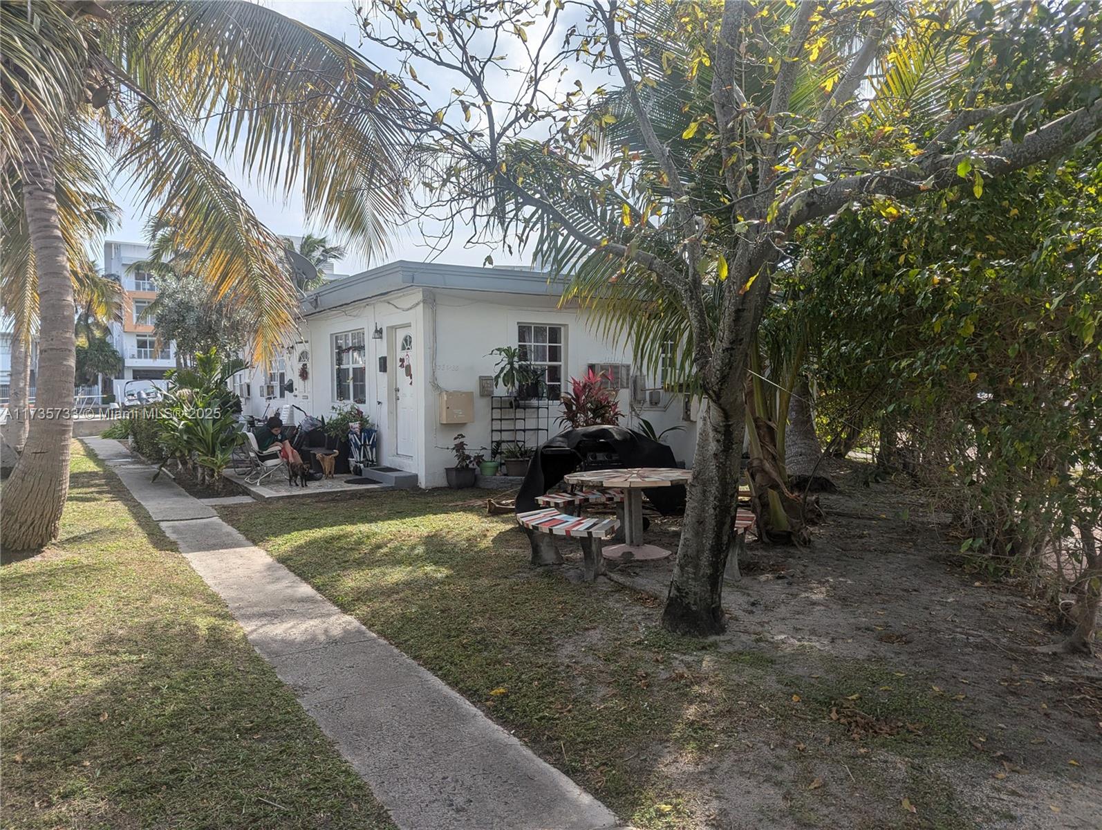 BISCAYNE BCH SUB - Land