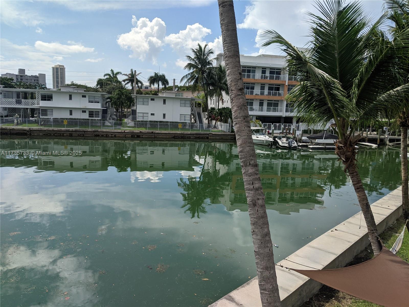 BISCAYNE BCH SUB - Land