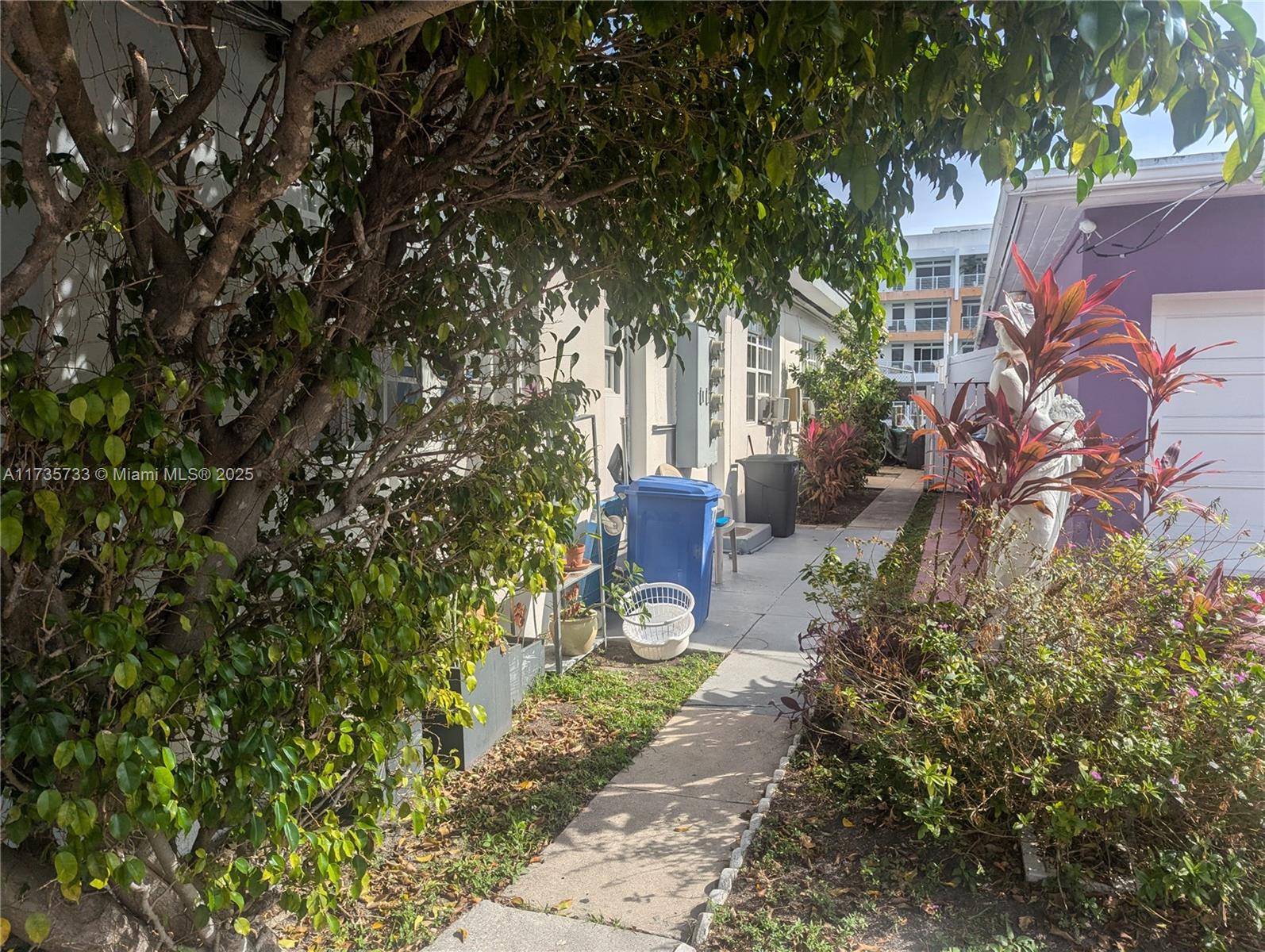 BISCAYNE BCH SUB - Land