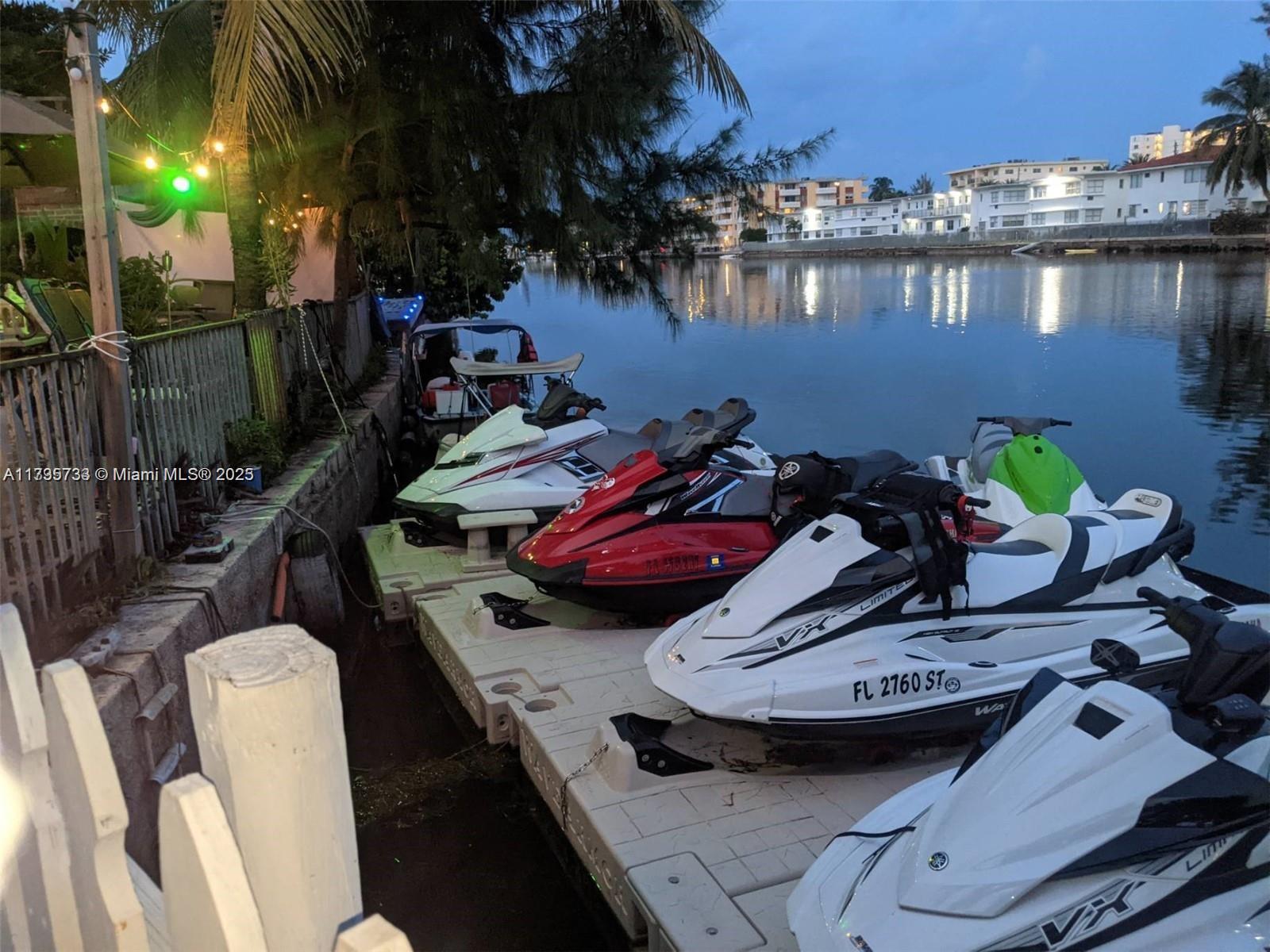 7757 Crespi Blvd (WATERFRONT)