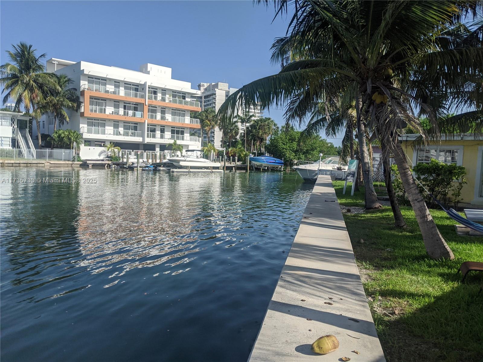 7757 Crespi Blvd (WATERFRONT)