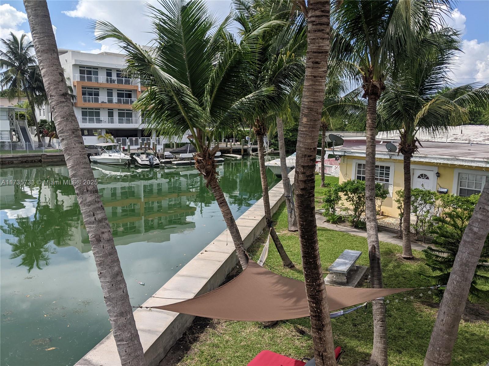 BISCAYNE BCH SUB - Land