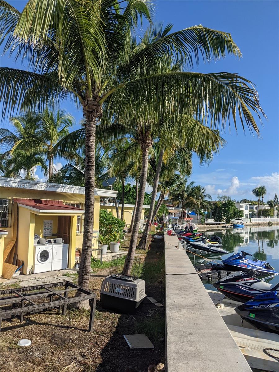 BISCAYNE BCH SUB - Land