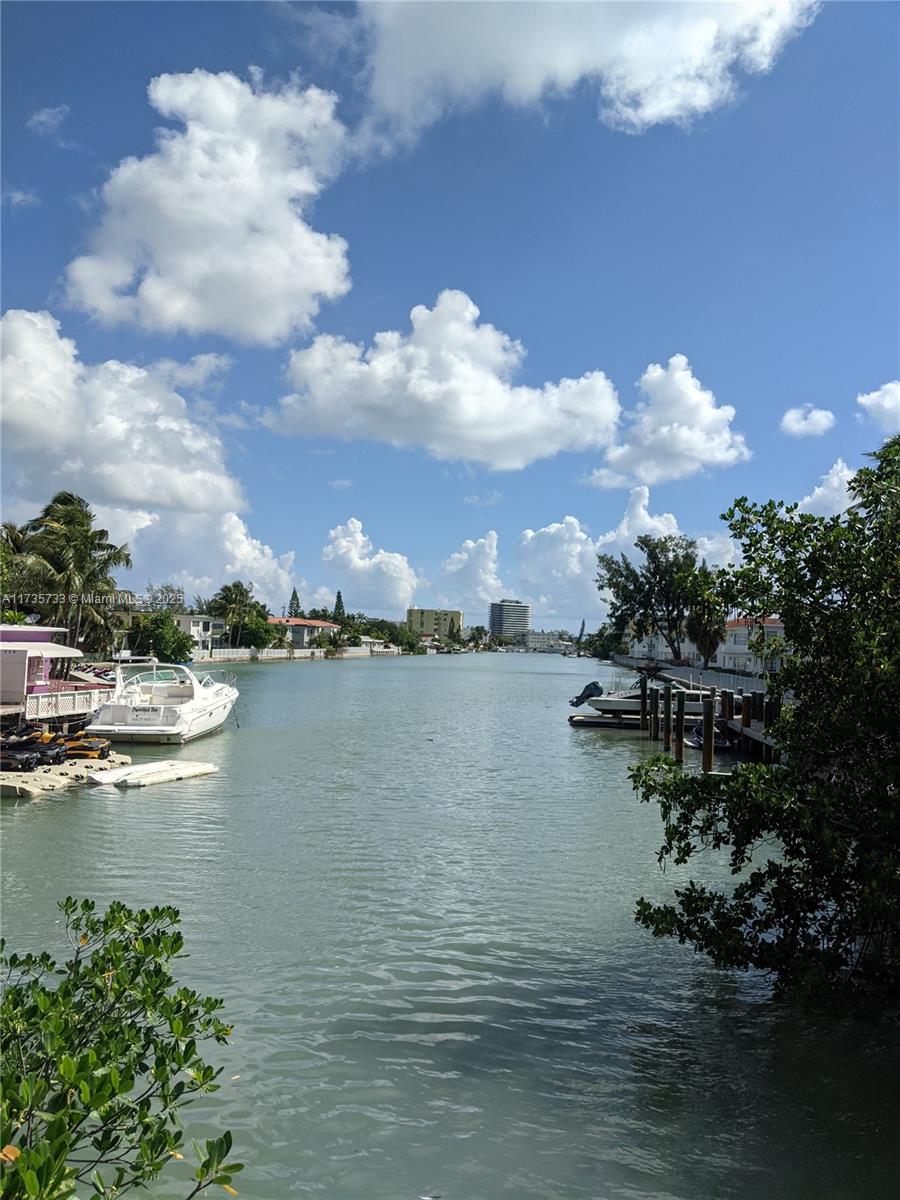 BISCAYNE BCH SUB - Land