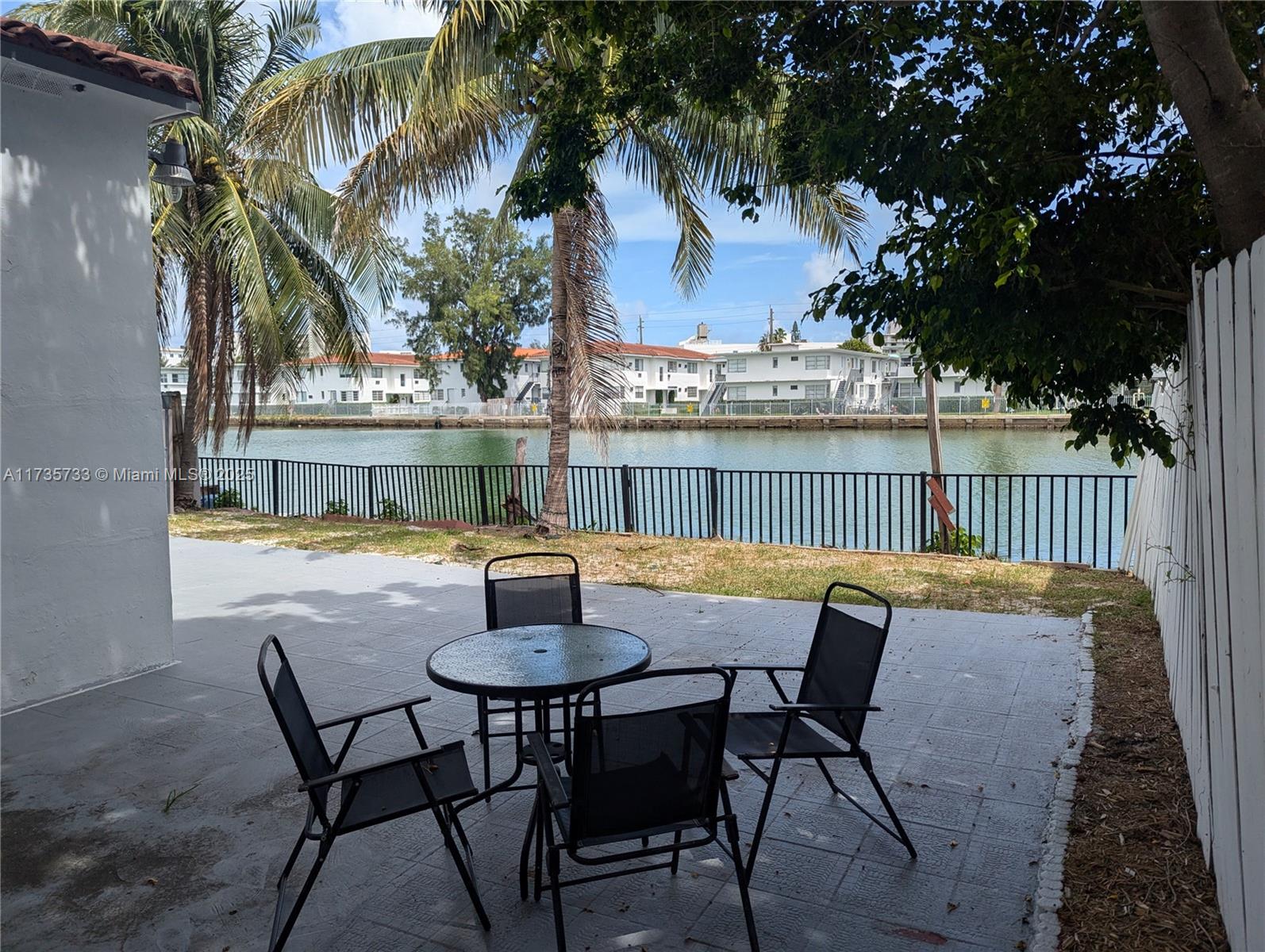 BISCAYNE BCH SUB - Land