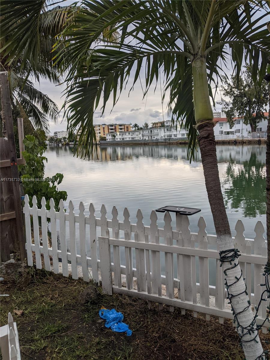 BISCAYNE BCH SUB - Land