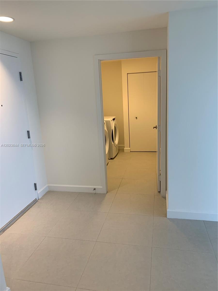 5350 Park Condo - Residential