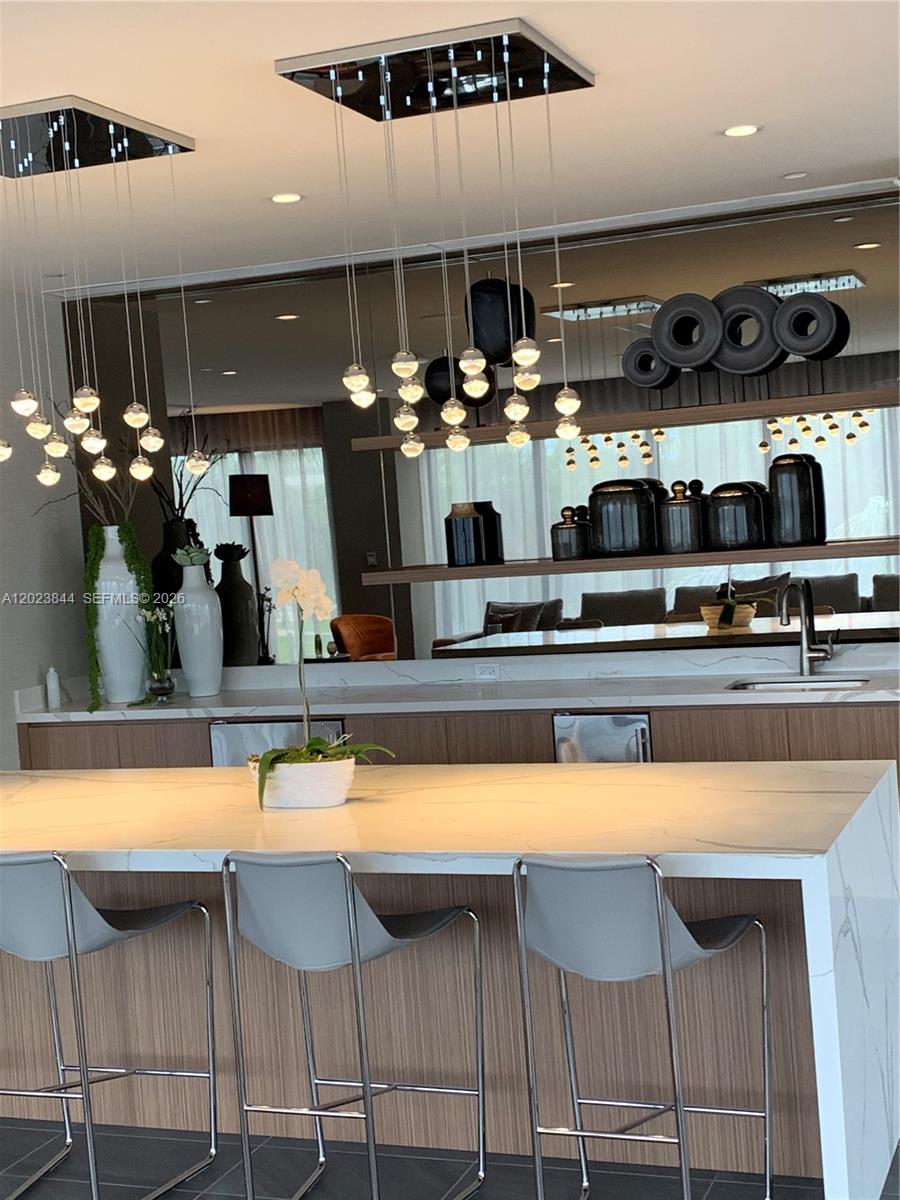 5350 Park Condo - Residential
