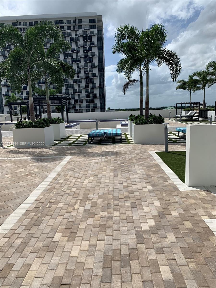 5350 Park Condo - Residential