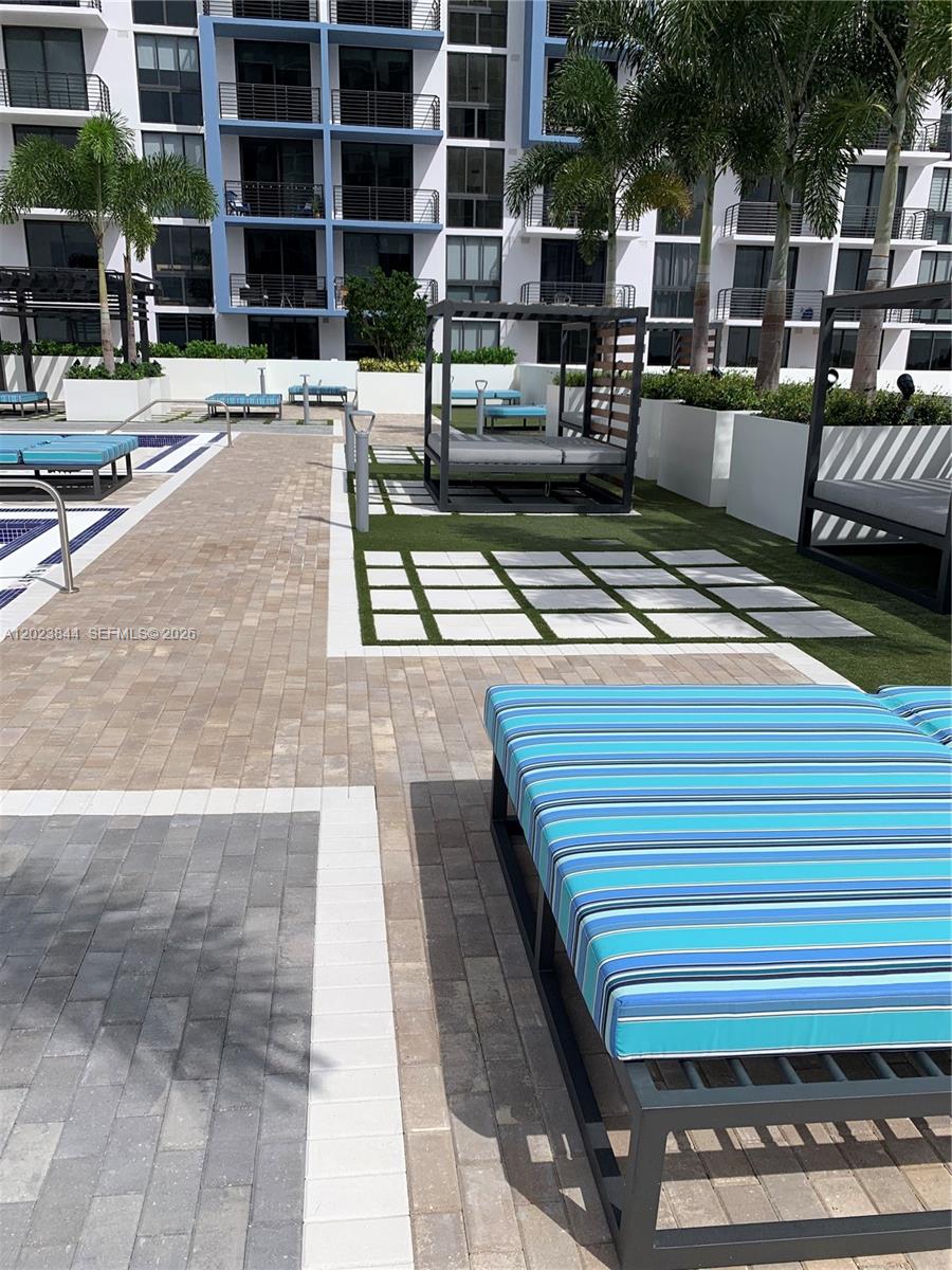 5350 Park Condo - Residential