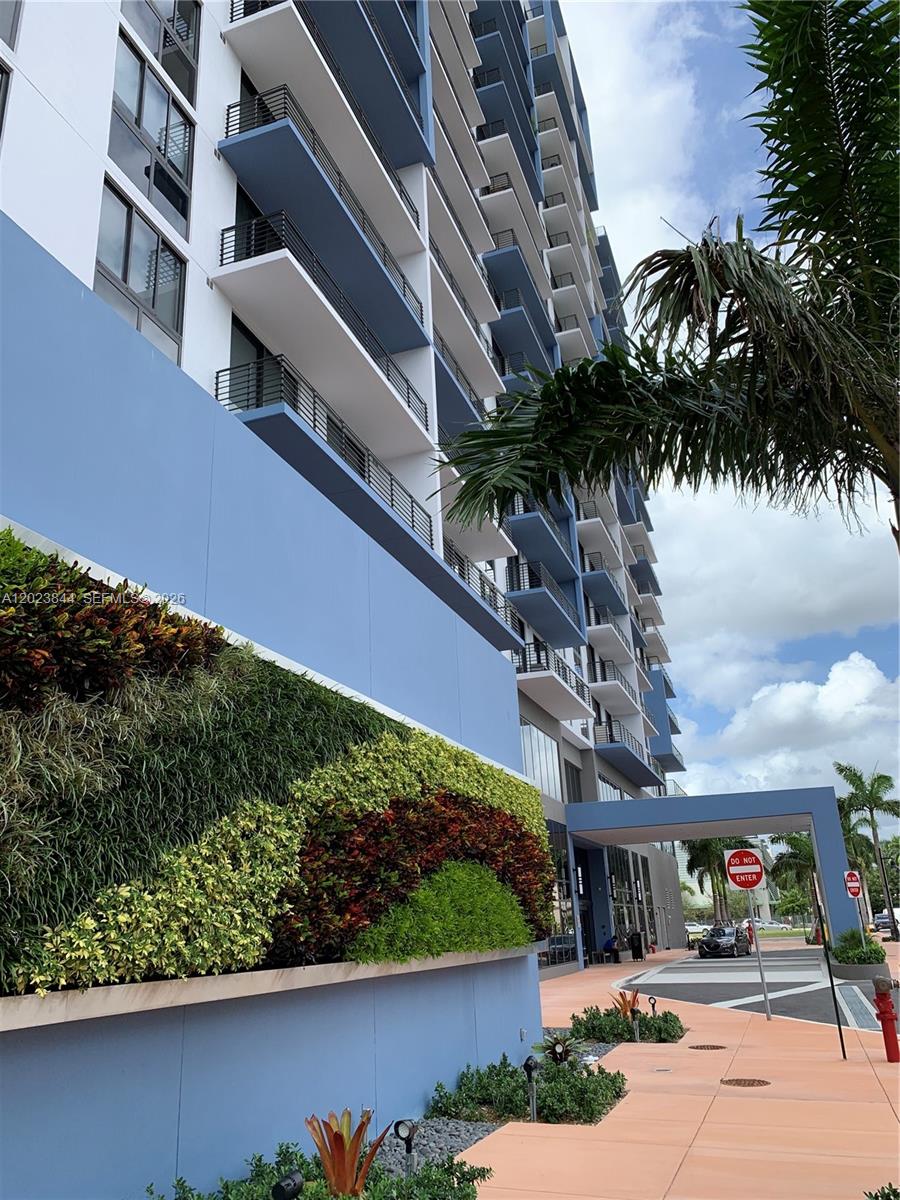 5350 Park Condo - Residential