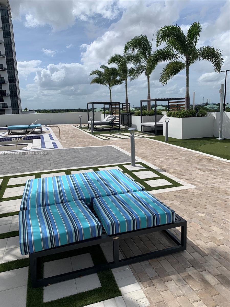 5350 Park Condo - Residential