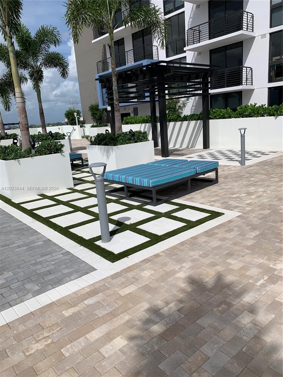 5350 Park Condo - Residential