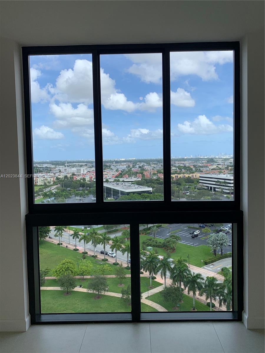 5350 Park Condo - Residential