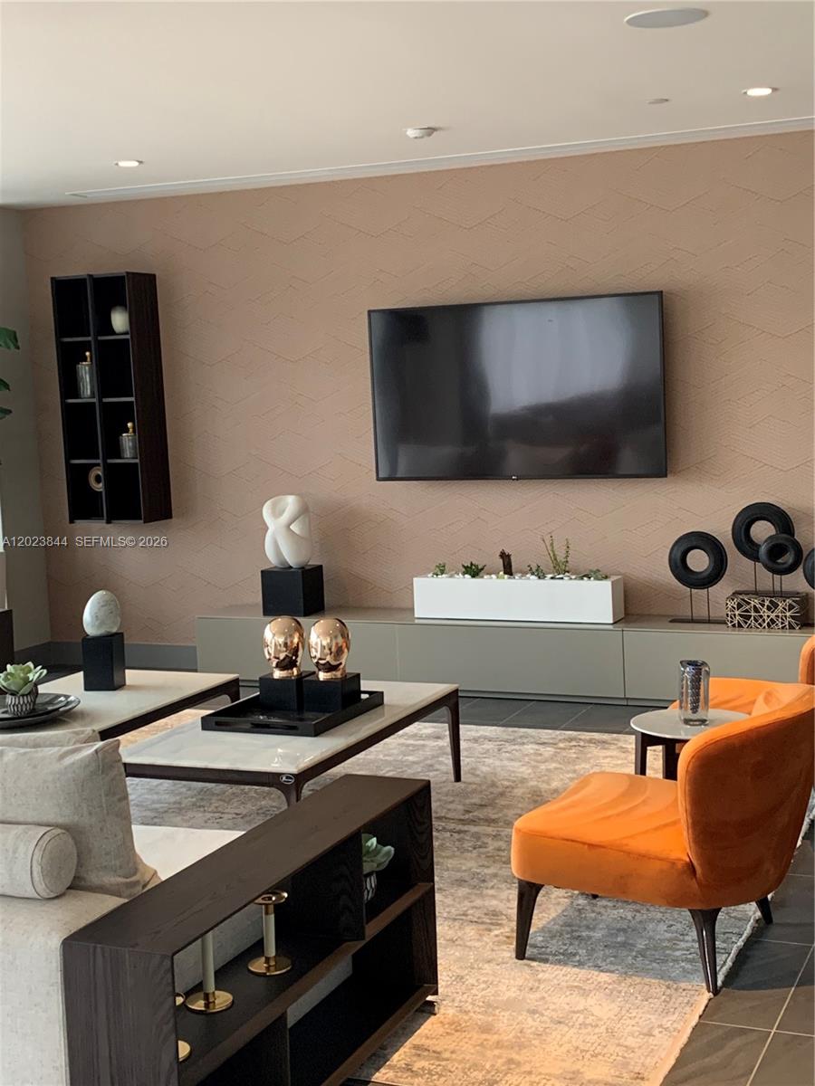 5350 Park Condo - Residential