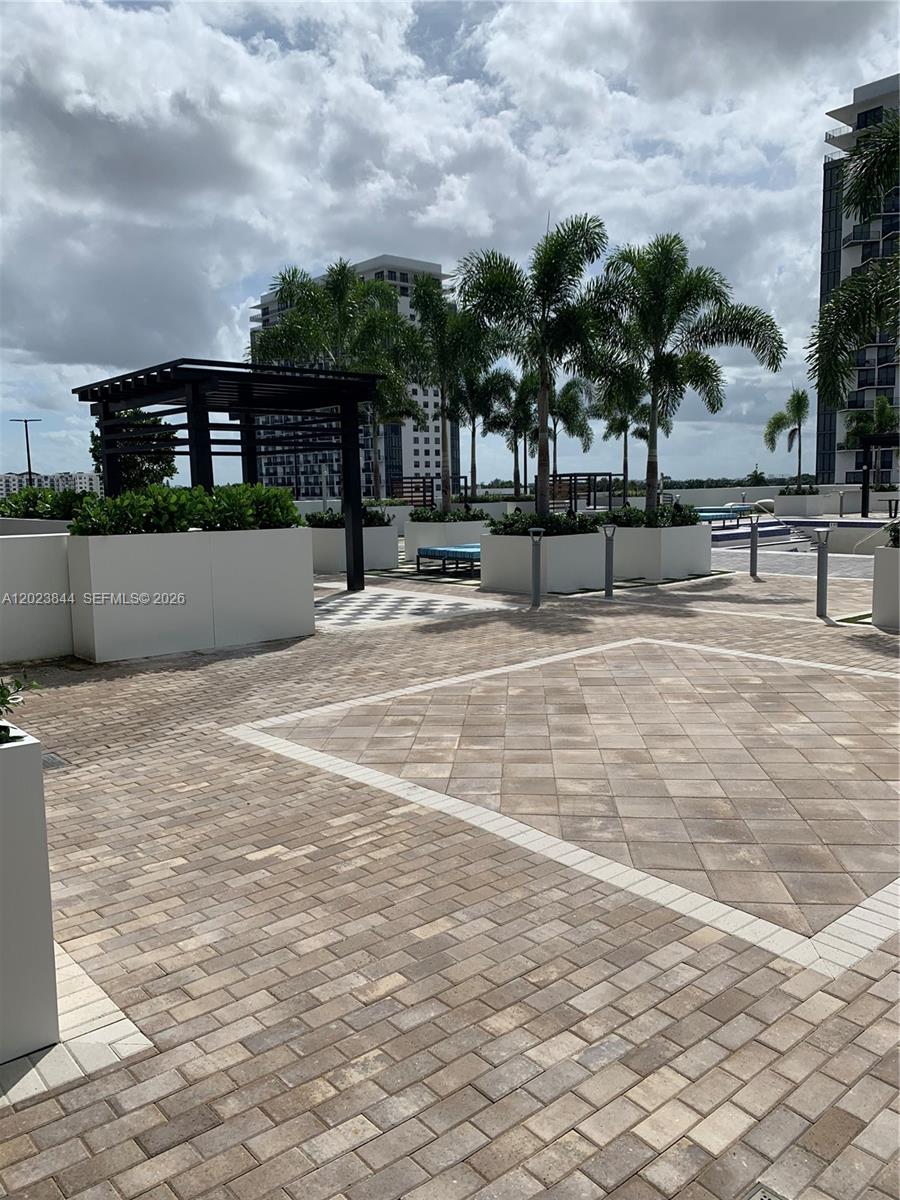 5350 Park Condo - Residential