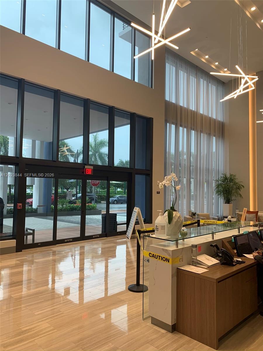 5350 Park Condo - Residential