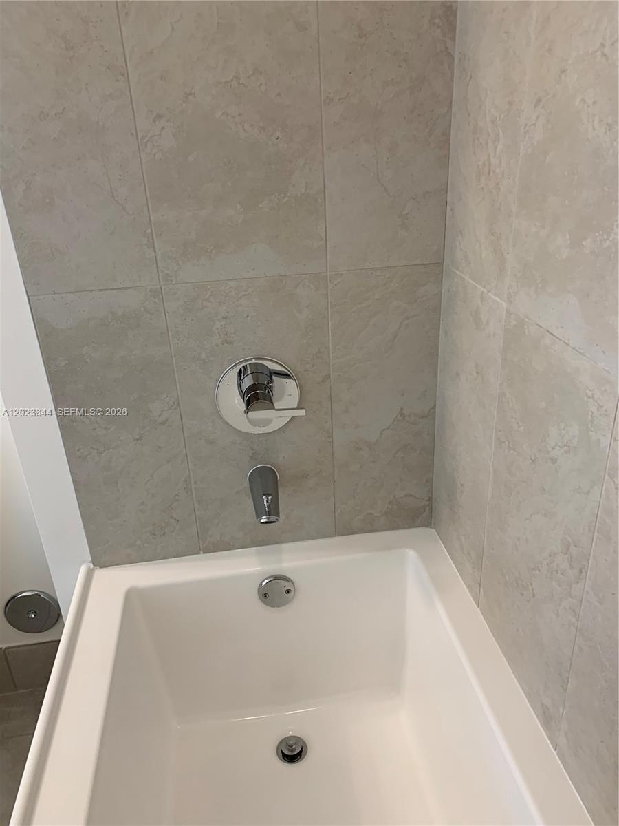 5350 Park Condo - Residential