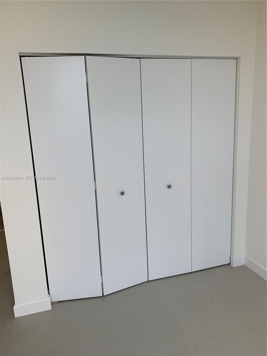 5350 Park Condo - Residential
