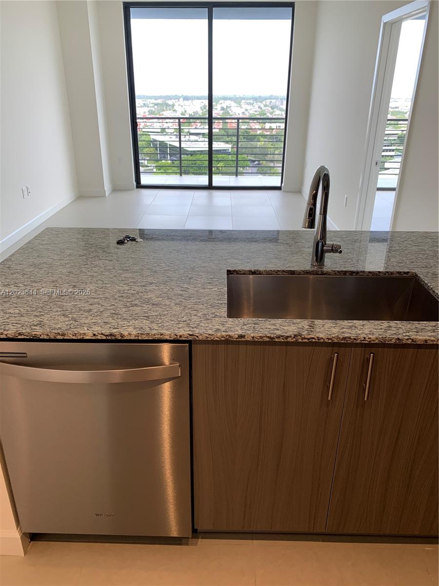 5350 Park Condo - Residential