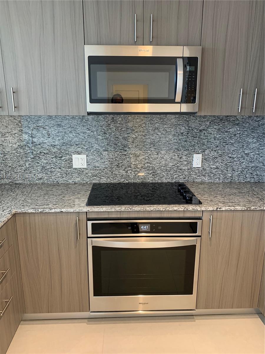 5350 Park Condo - Residential