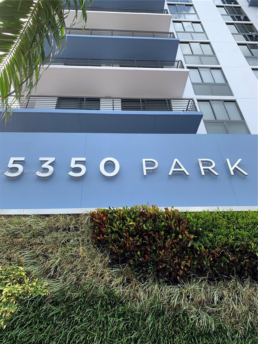 5350 Park Condo - Residential