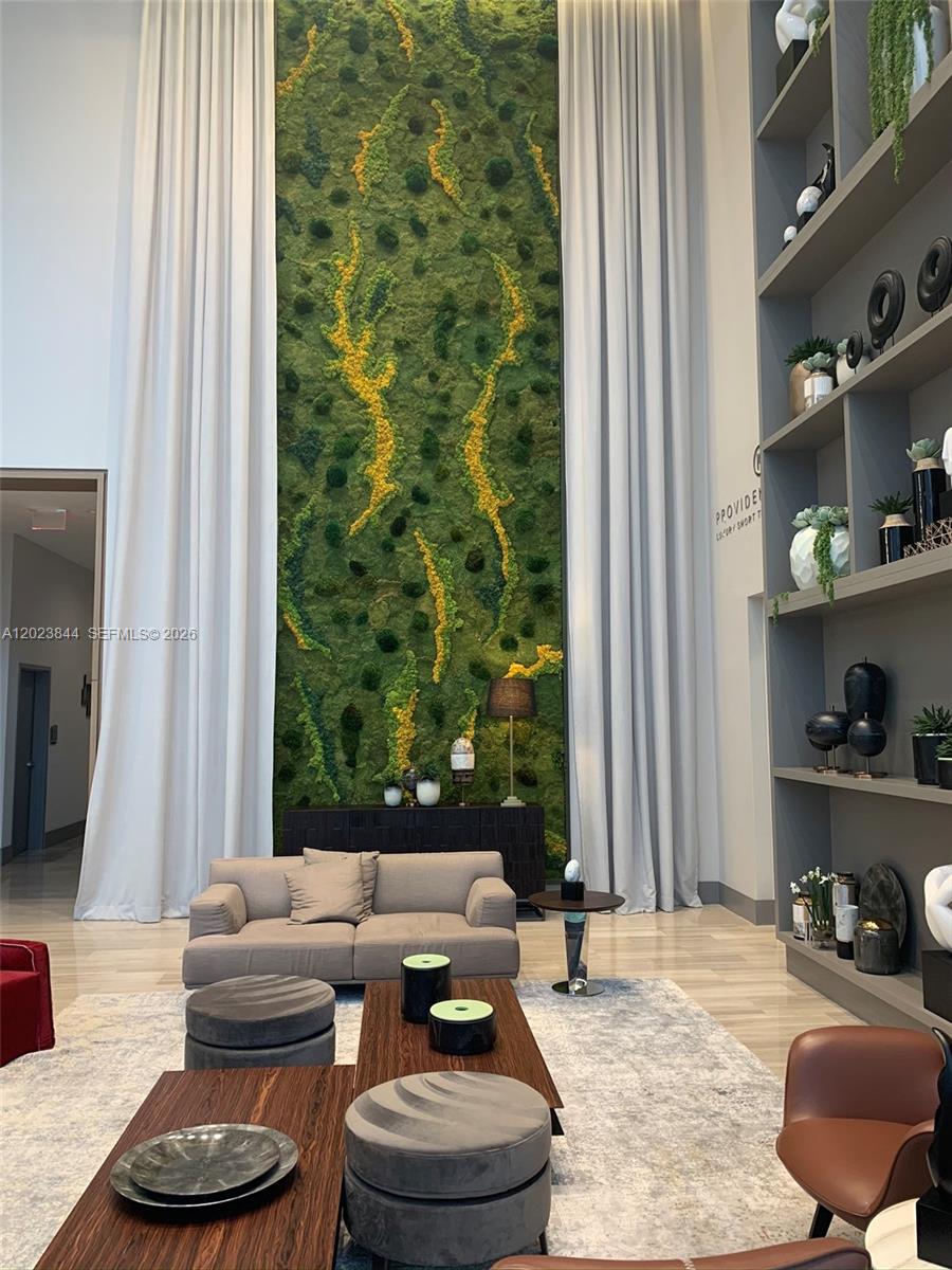 5350 Park Condo - Residential