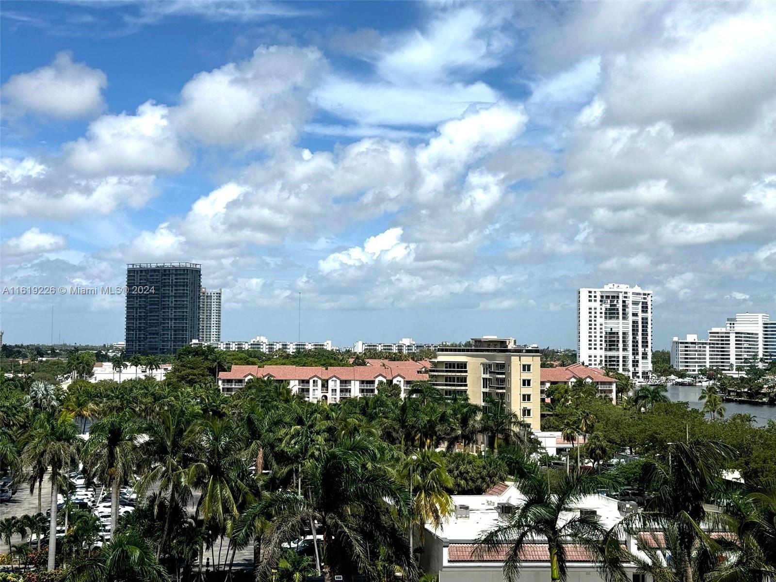 TIDES ON HOLLYWOOD BEACH - Residential