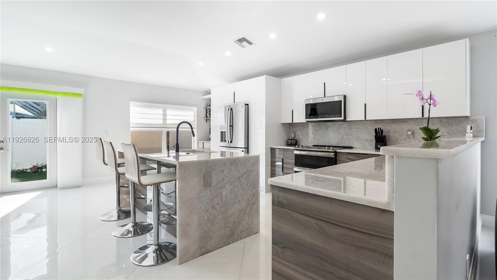 LANTERN KEY - Residential