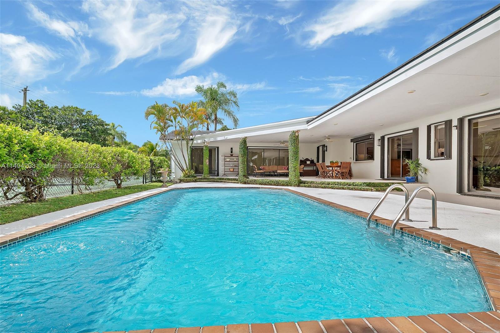 PINE BAY ESTATES SOUTH - Residential