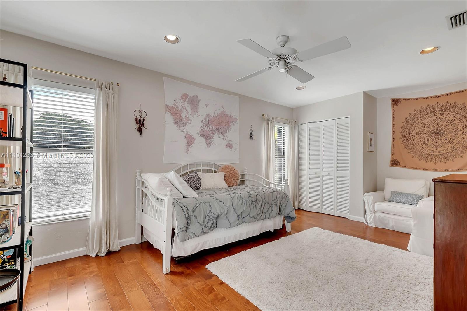 PINE BAY ESTATES SOUTH - Residential