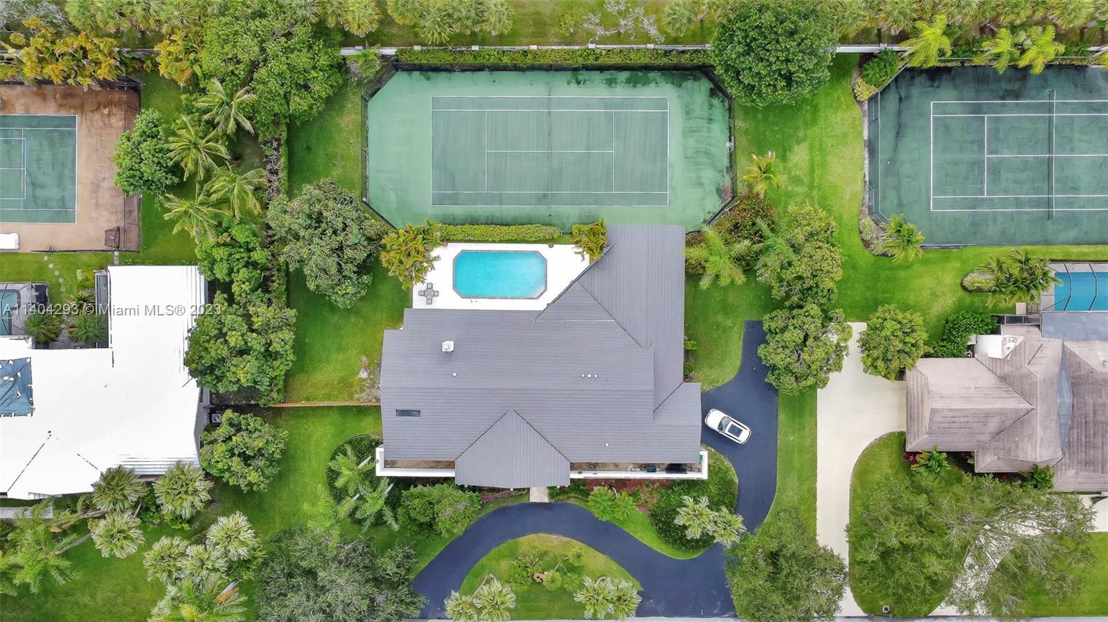 PINE BAY ESTATES SOUTH - Residential