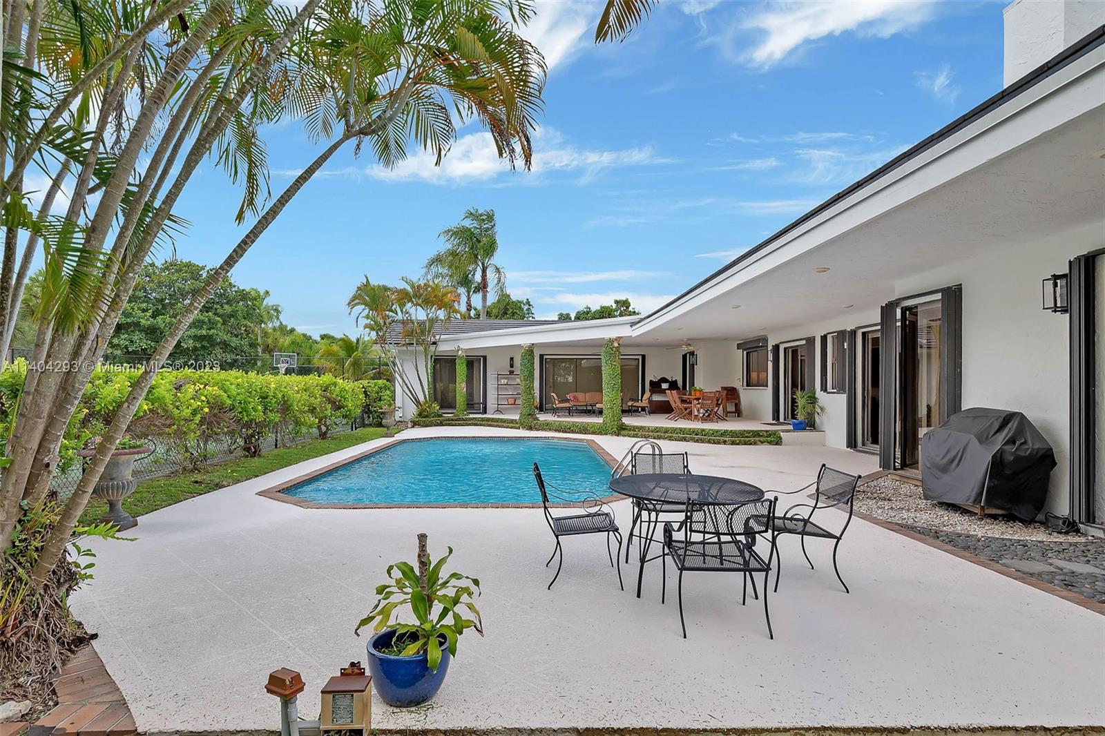 PINE BAY ESTATES SOUTH - Residential