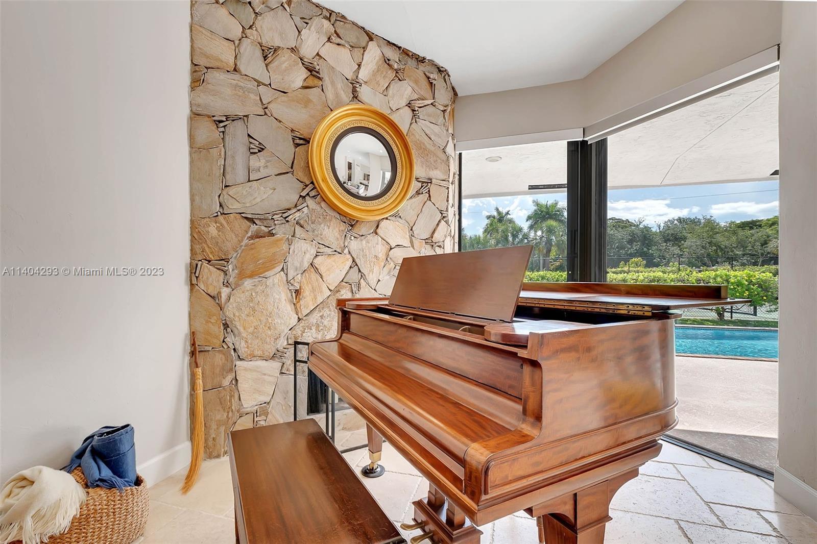 PINE BAY ESTATES SOUTH - Residential