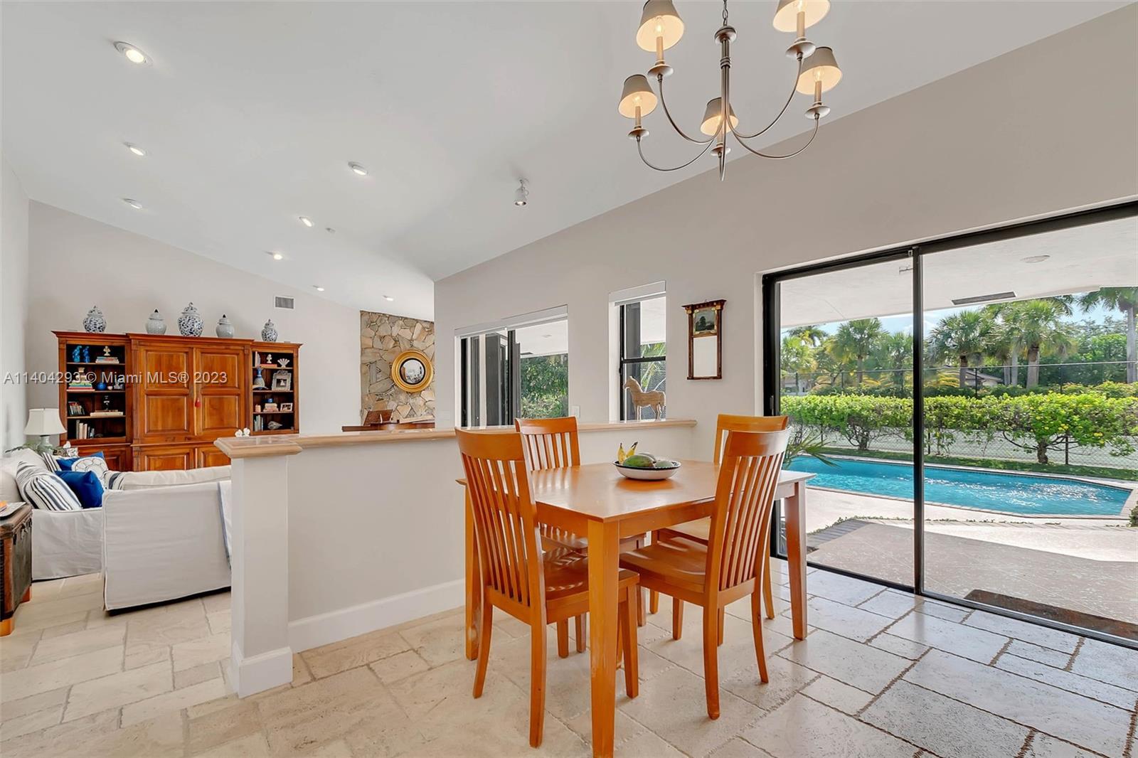 PINE BAY ESTATES SOUTH - Residential