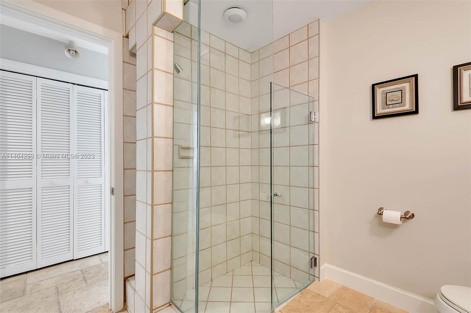 PINE BAY ESTATES SOUTH - Residential