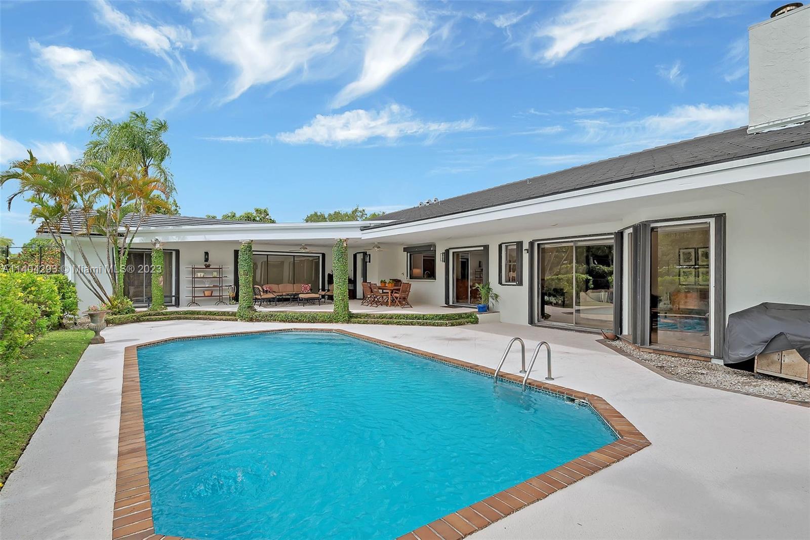 PINE BAY ESTATES SOUTH - Residential