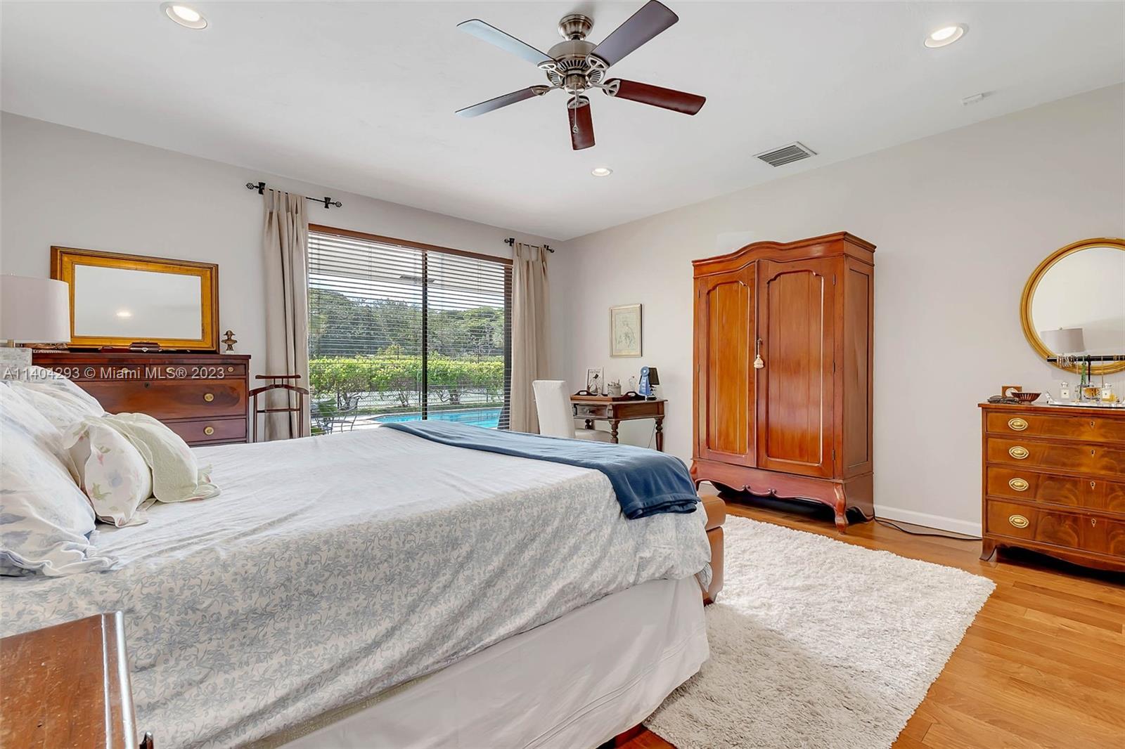 PINE BAY ESTATES SOUTH - Residential